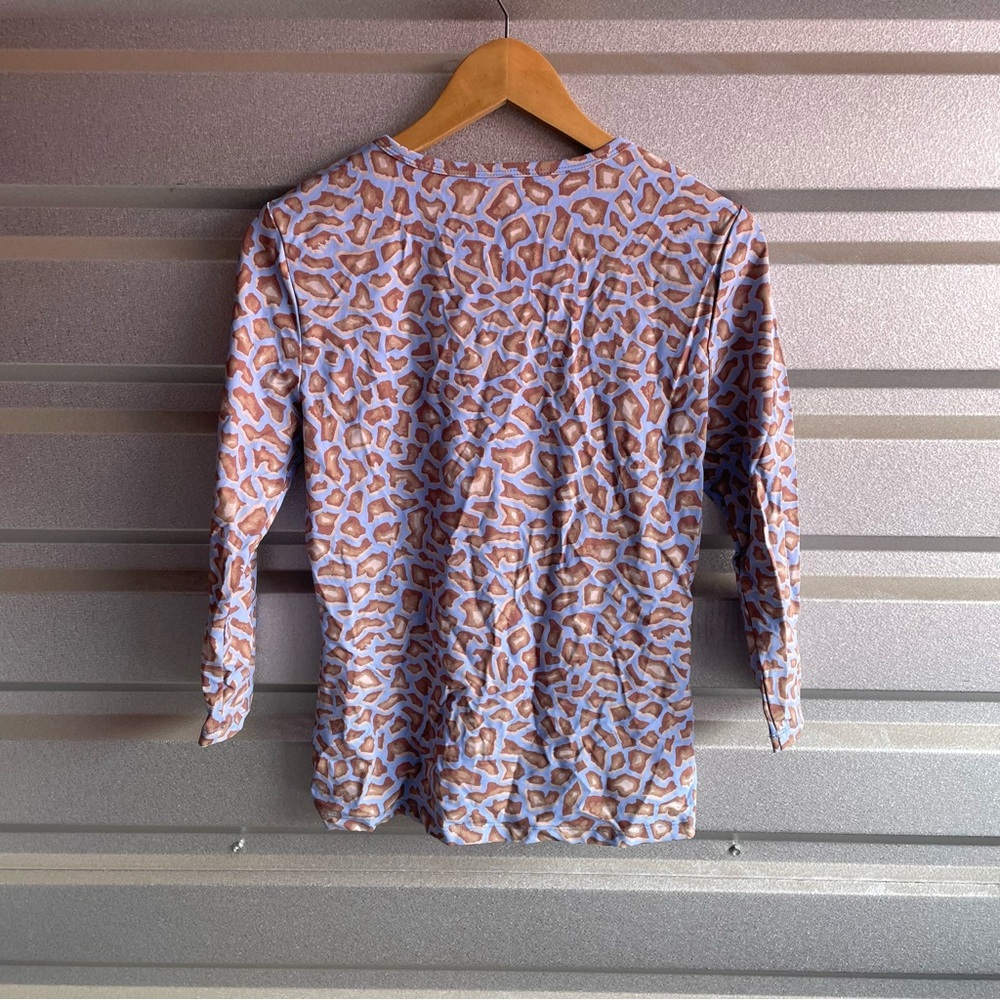 j. McLaughlin signature tee in animal print - Picture 4 of 5